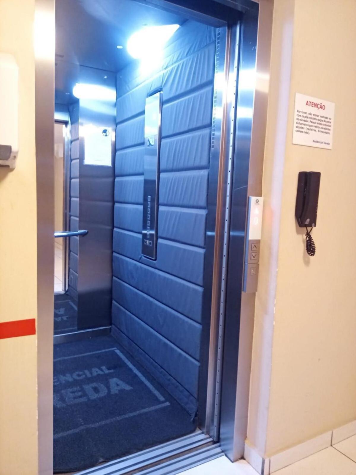 No Centro De Apartamento *